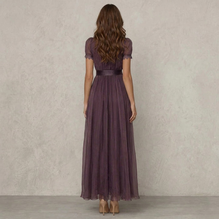 Flavia™ | Abito Lungo con Collo in Pizzo